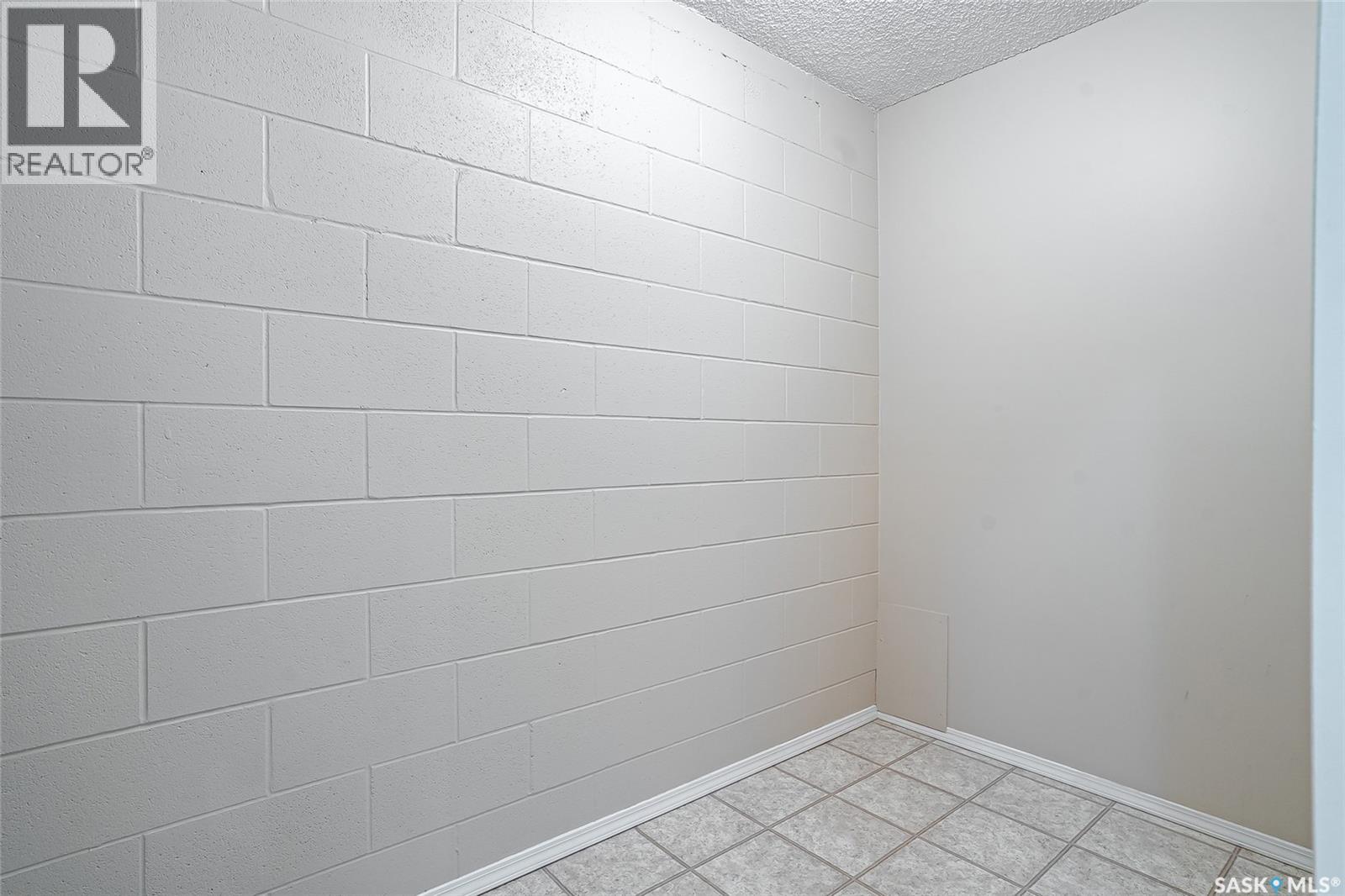 301 143 St Lawrence Court, Saskatoon, Saskatchewan  S7K 4H3 - Photo 11 - SK049009