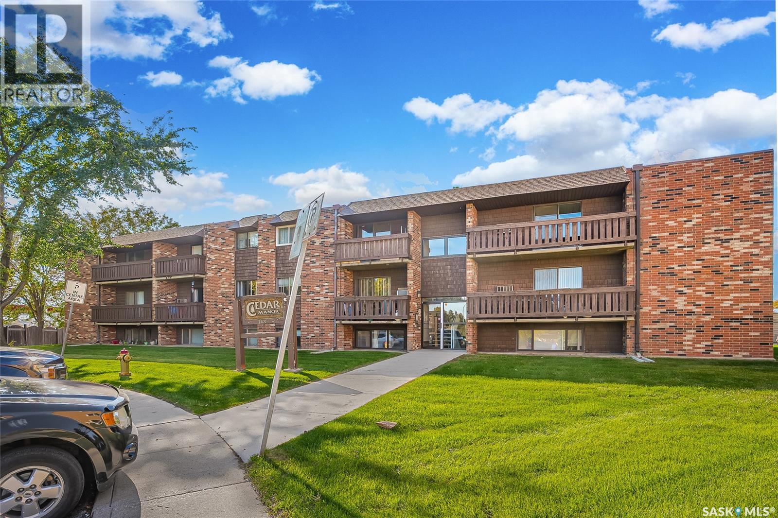 301 143 St Lawrence Court, Saskatoon, Saskatchewan  S7K 4H3 - Photo 3 - SK049009