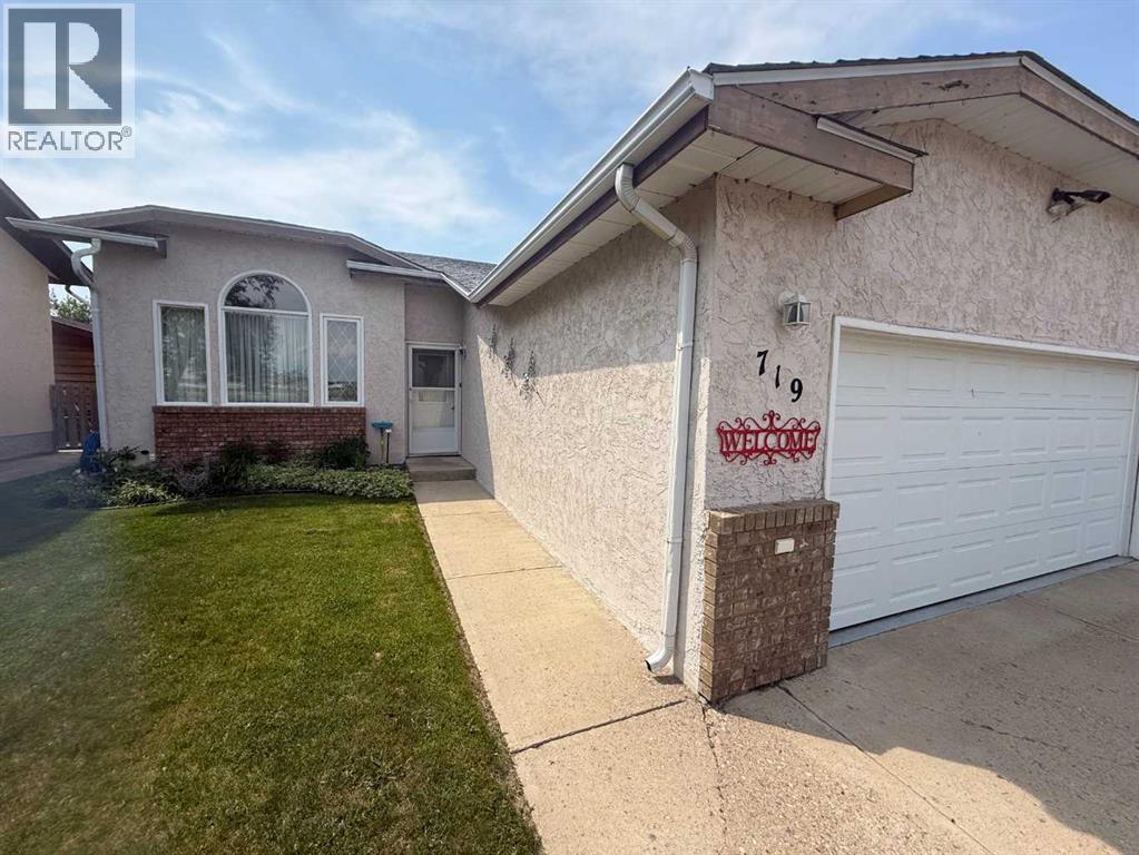 719 Parkland Drive, Brooks, Alberta  T1R 0M3 - Photo 2 - A2316132