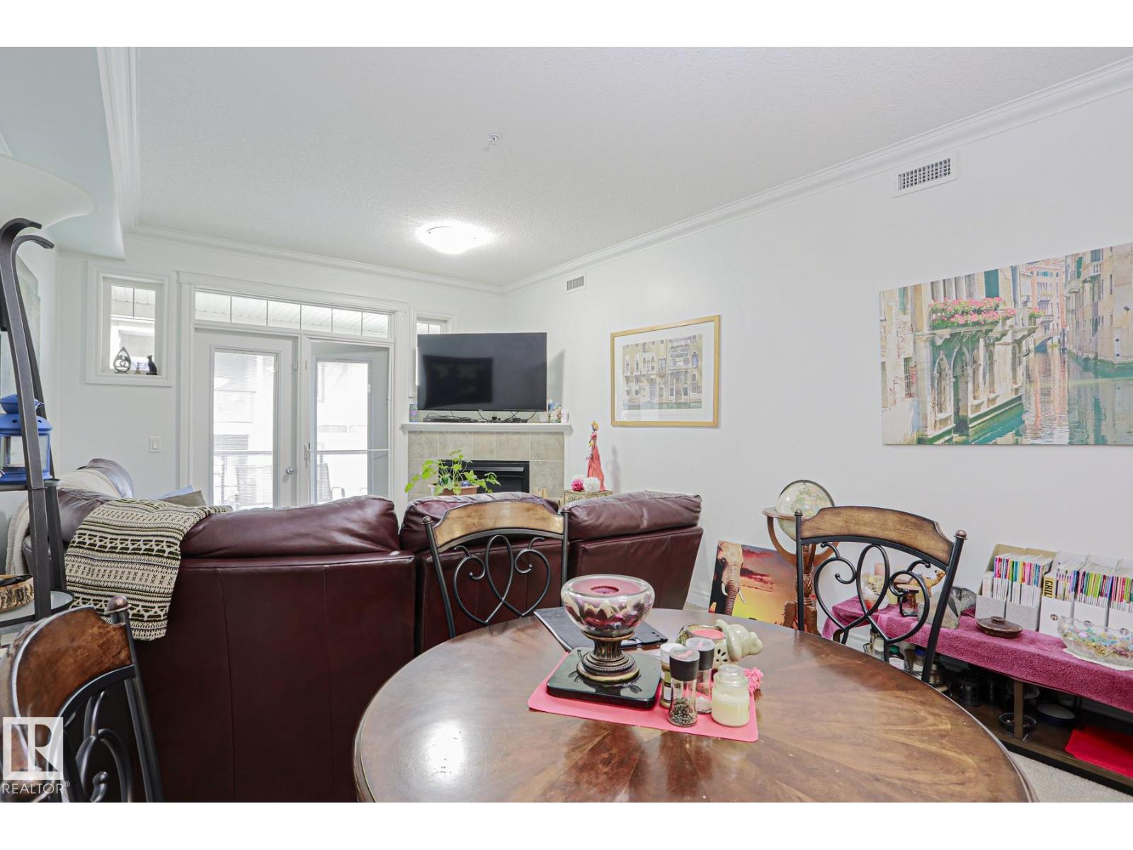 #319 12408 15 AV SW SW