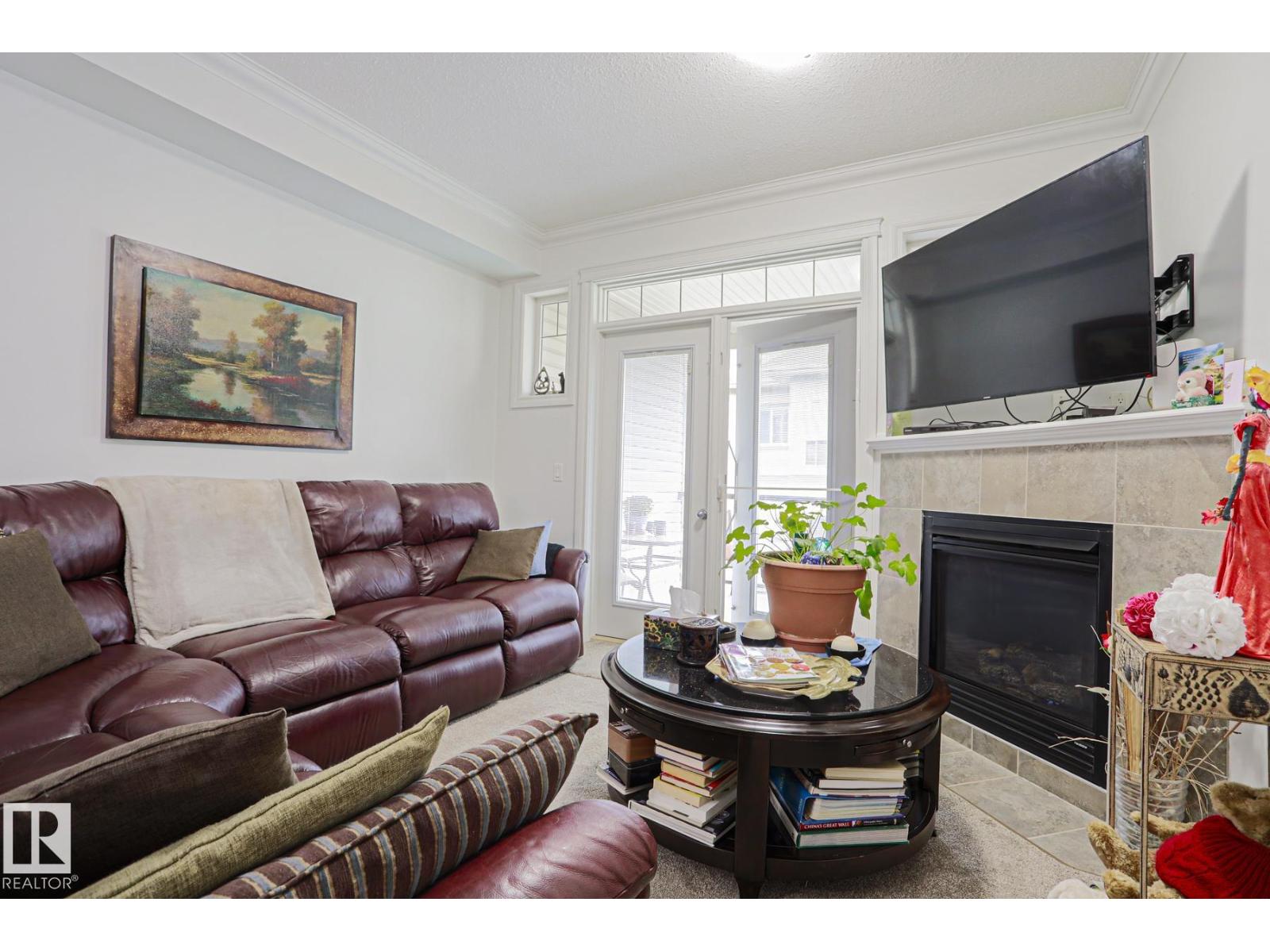 #319 12408 15 AV SW SW