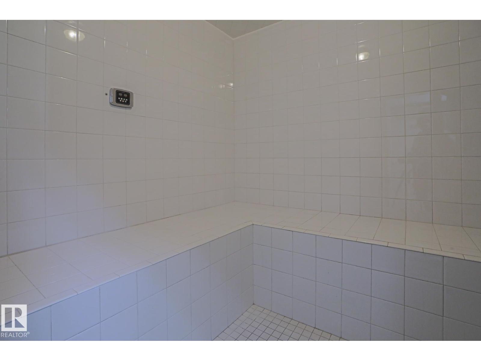 #319 12408 15 AV SW SW