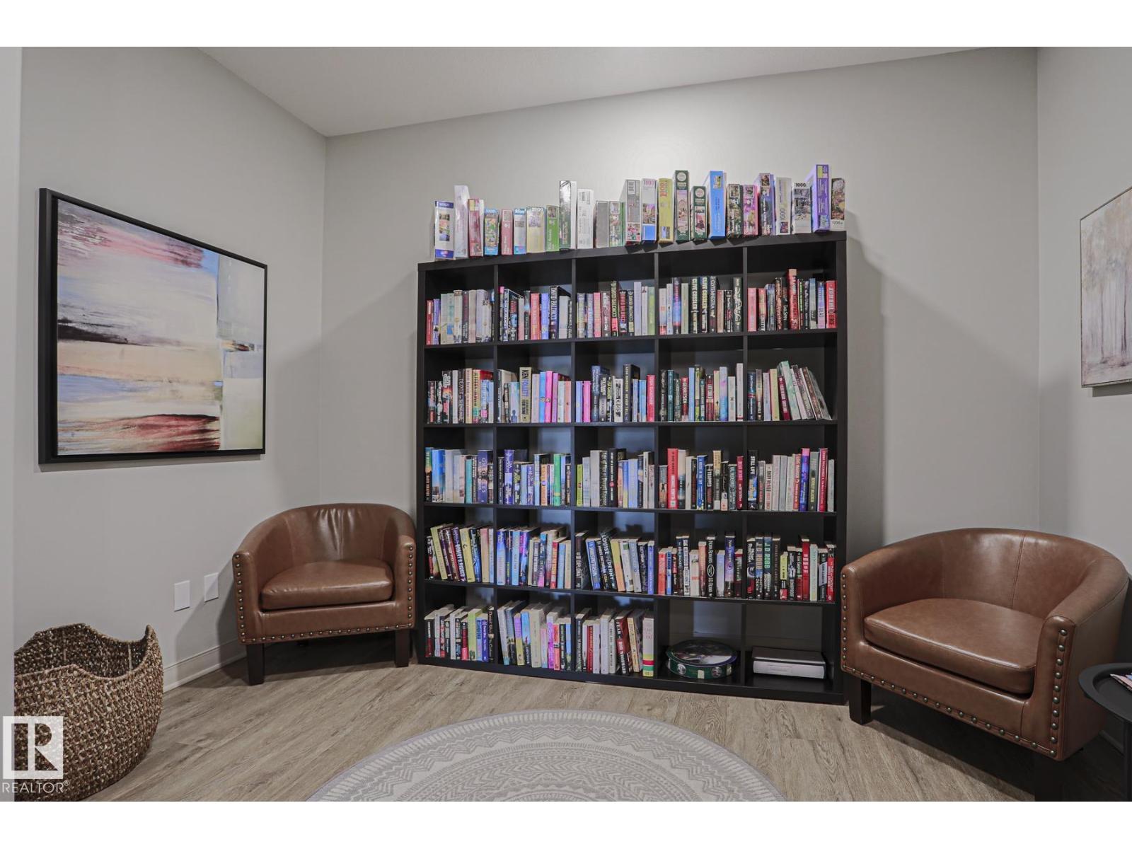 #319 12408 15 AV SW SW