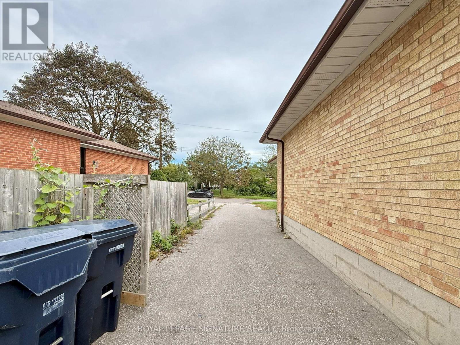 4 Wantanopa Crescent, Toronto, Ontario  M1H 2B3 - Photo 44 - E13806270