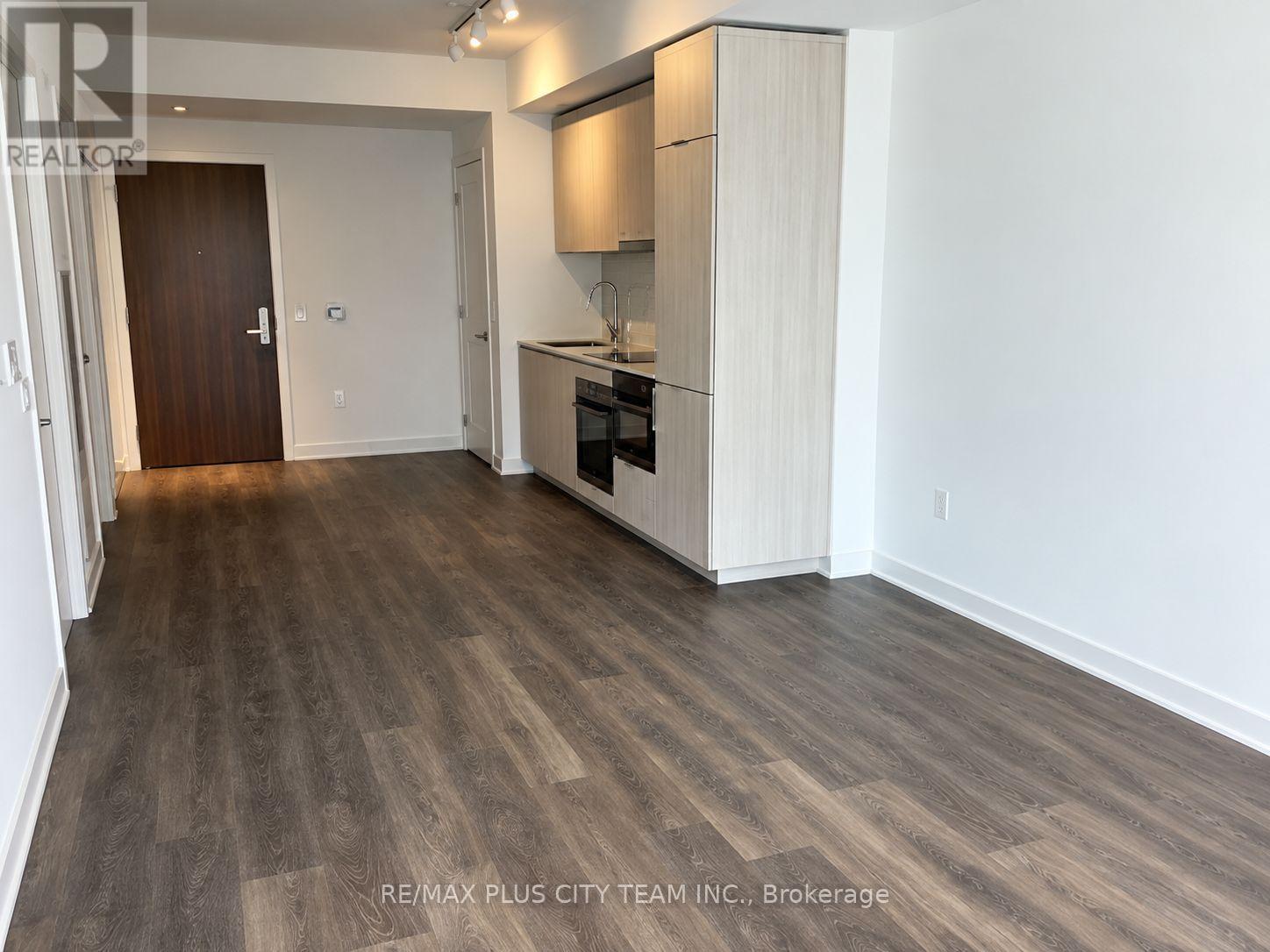 619 - 15 Queens Quay E, Toronto, Ontario  M5E 0C5 - Photo 2 - C13809628