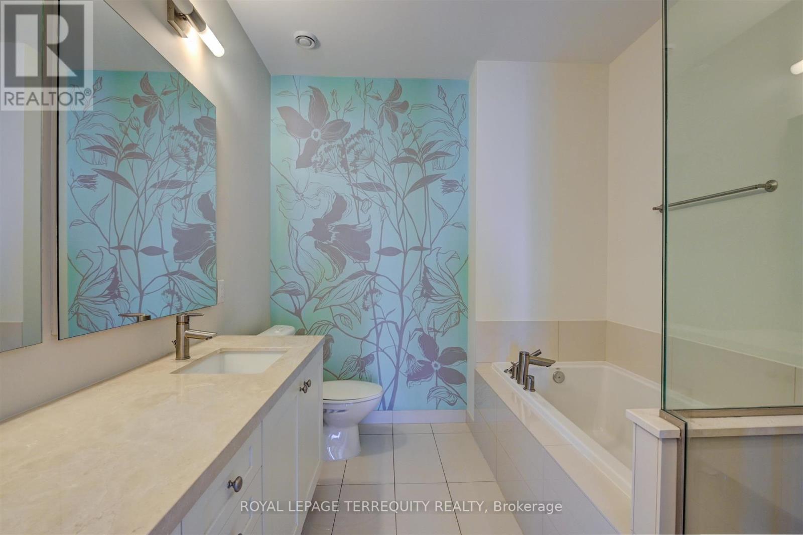 2521 - 70 Roehampton Avenue, Toronto, Ontario  M4P 1R2 - Photo 13 - C13809630