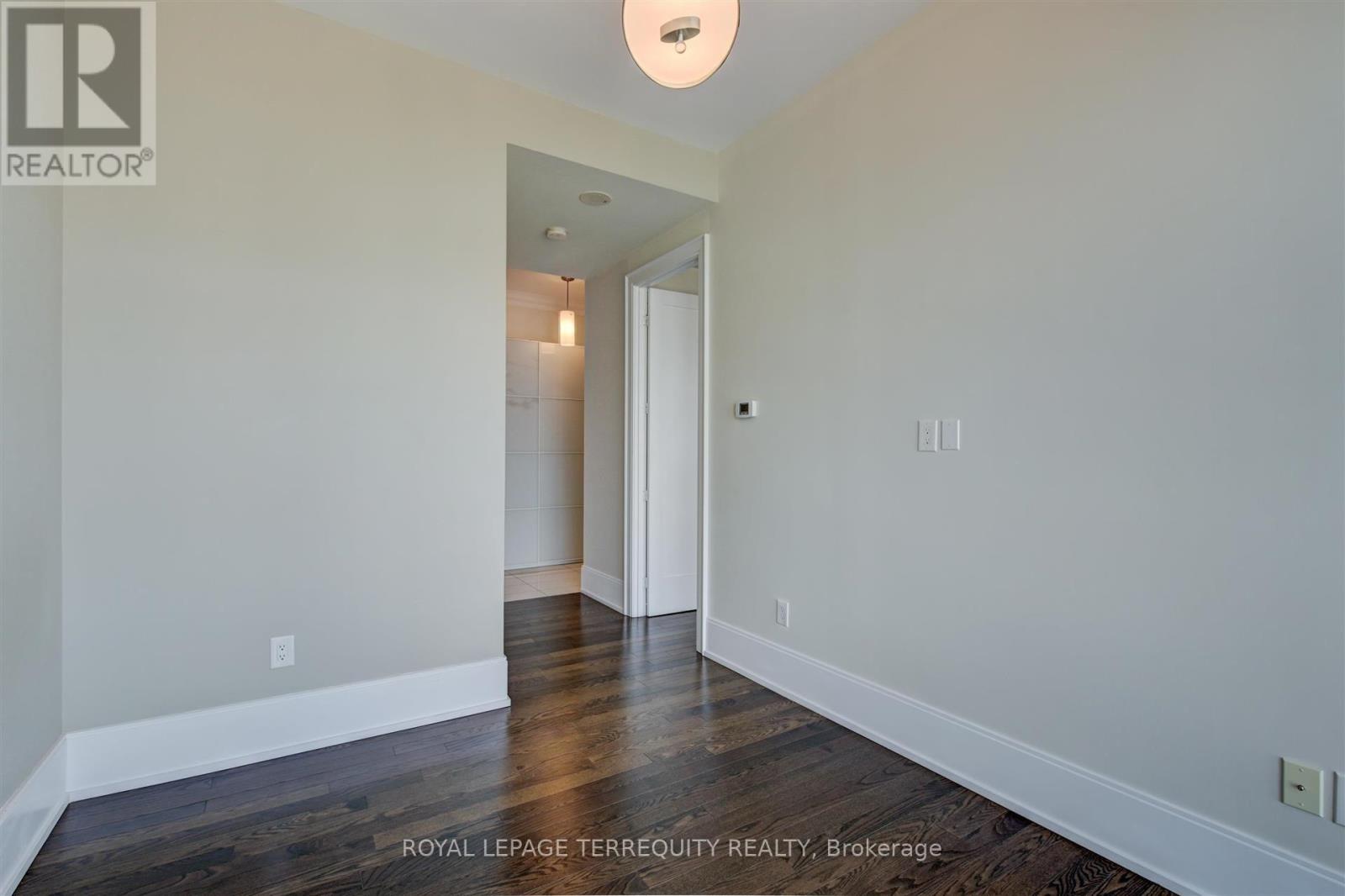 2521 - 70 Roehampton Avenue, Toronto, Ontario  M4P 1R2 - Photo 17 - C13809630