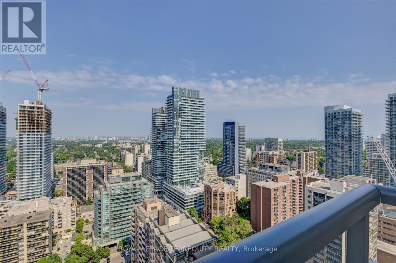 2521 - 70 Roehampton Avenue, Toronto, Ontario  M4P 1R2 - Photo 24 - C13809630