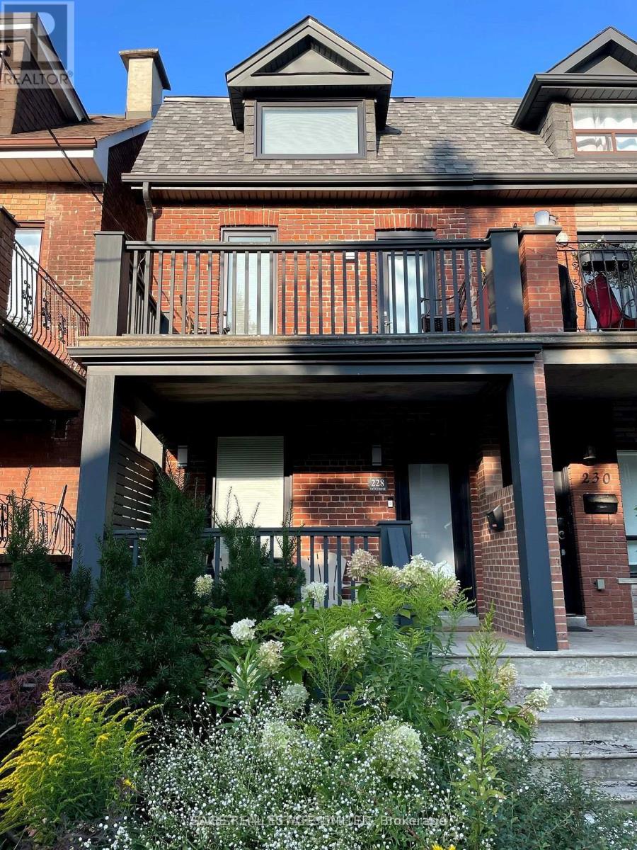 LOWER - 228 MONTOSE AVENUE, Toronto, Ontario