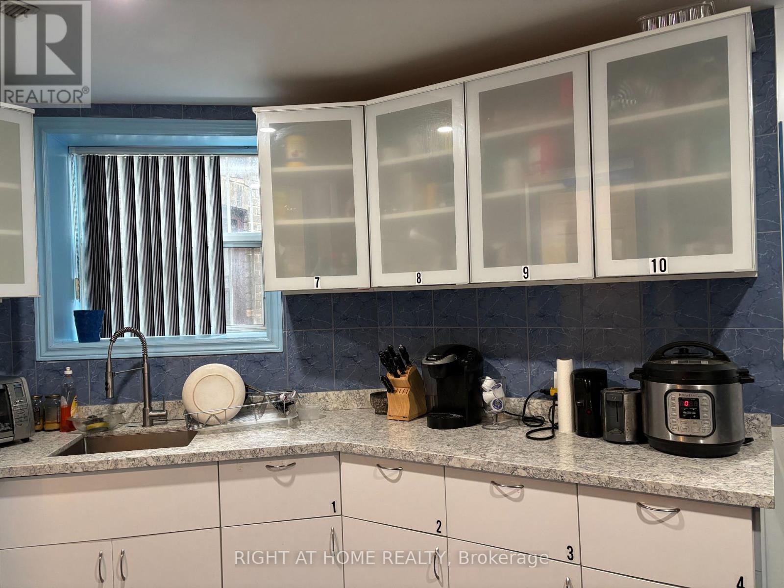Unit 1 - 389 Spadina Avenue, Toronto, Ontario  M5T 2G6 - Photo 9 - C13809654
