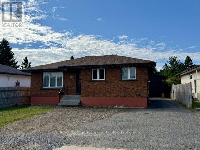 782 JAMES STREET N, Thunder Bay, Ontario