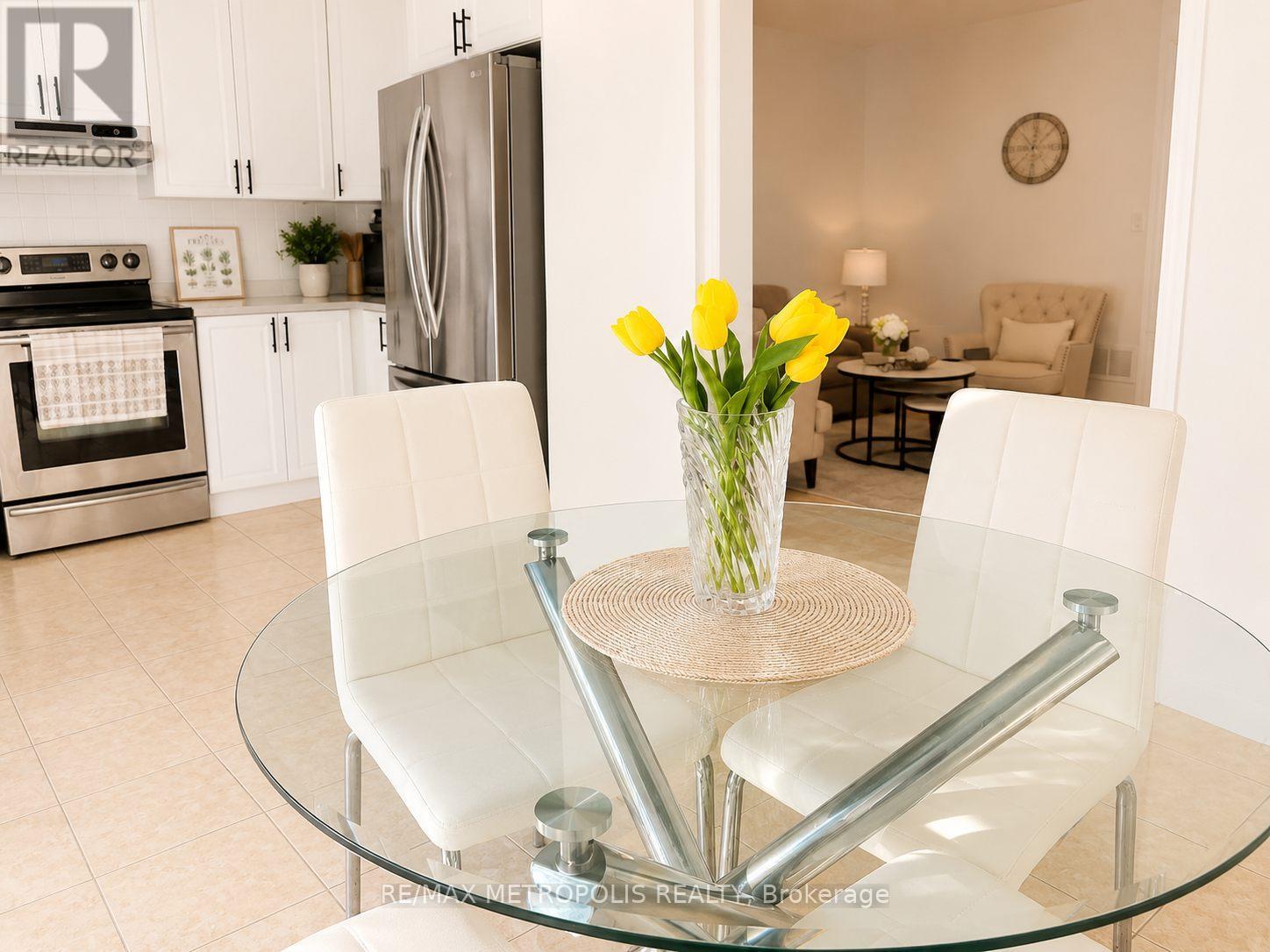 58 Lady Loretta Lane, Vaughan (Patterson), Ontario  L6A 4E9 - Photo 13 - N13809554