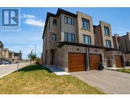 30 PUMPKIN CORNER CRESCENT, Barrie, Ontario