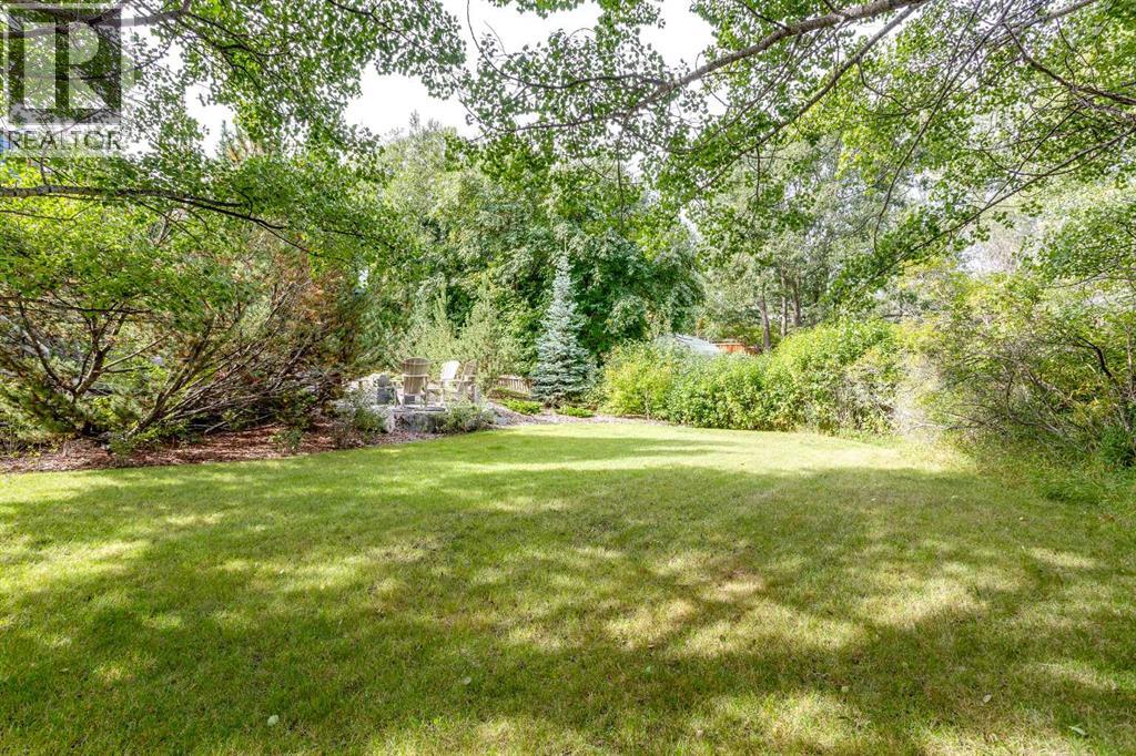 32 Bow Village Crescent NW, Calgary, Alberta  T3B 4X2 - Photo 36 - A2345106