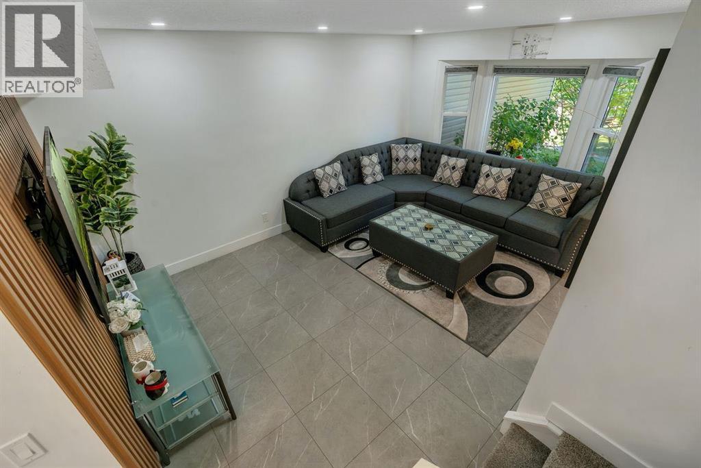 17 Falshire Terrace NE