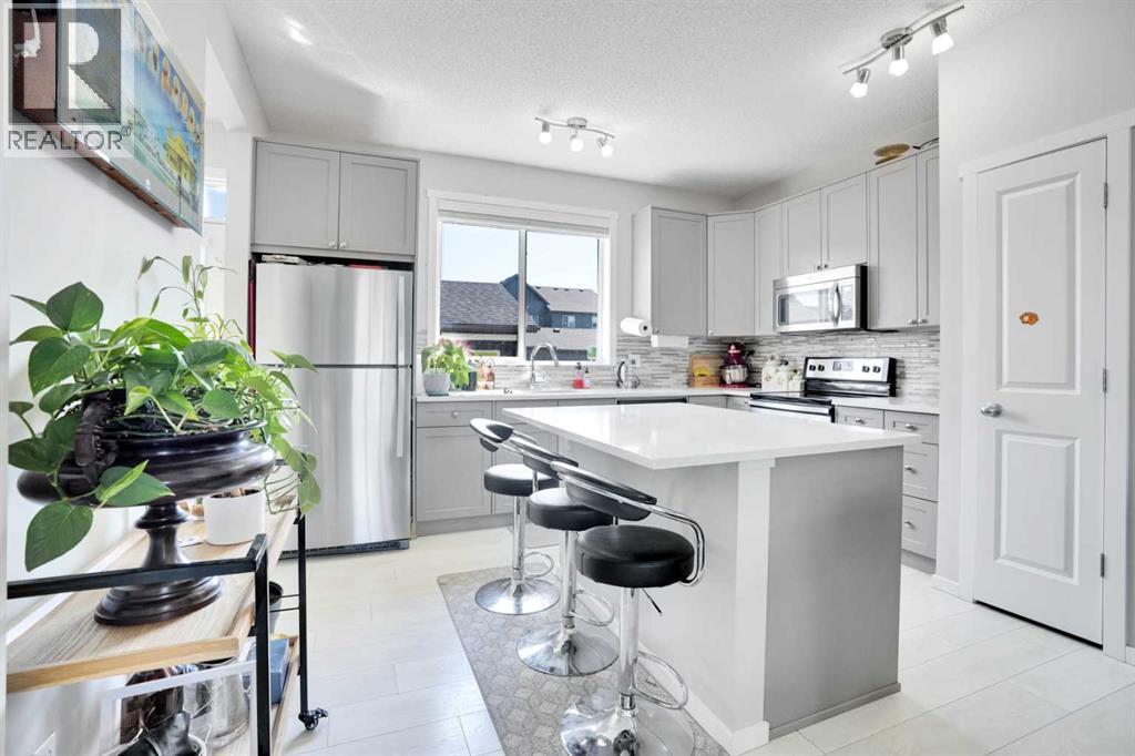 215 Savanna Parade NE, Calgary, Alberta  T3J 0W1 - Photo 12 - A2346778