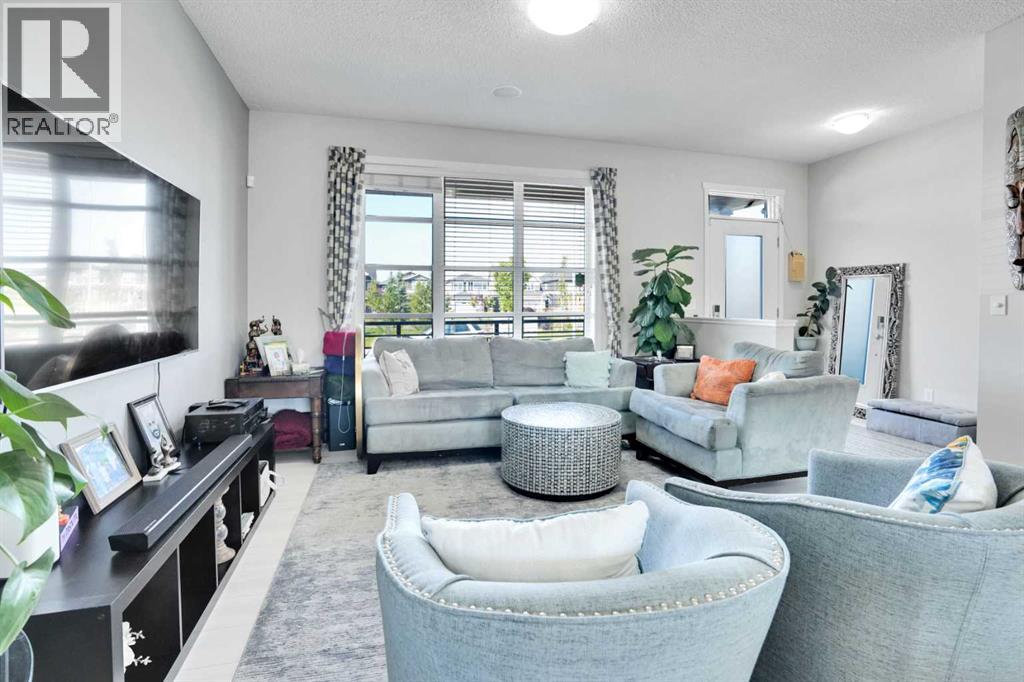 215 Savanna Parade NE, Calgary, Alberta  T3J 0W1 - Photo 4 - A2346778