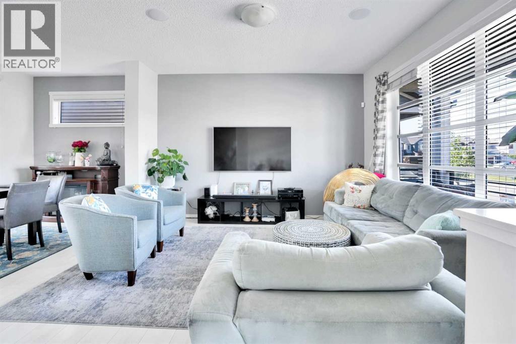 215 Savanna Parade NE, Calgary, Alberta  T3J 0W1 - Photo 3 - A2346778