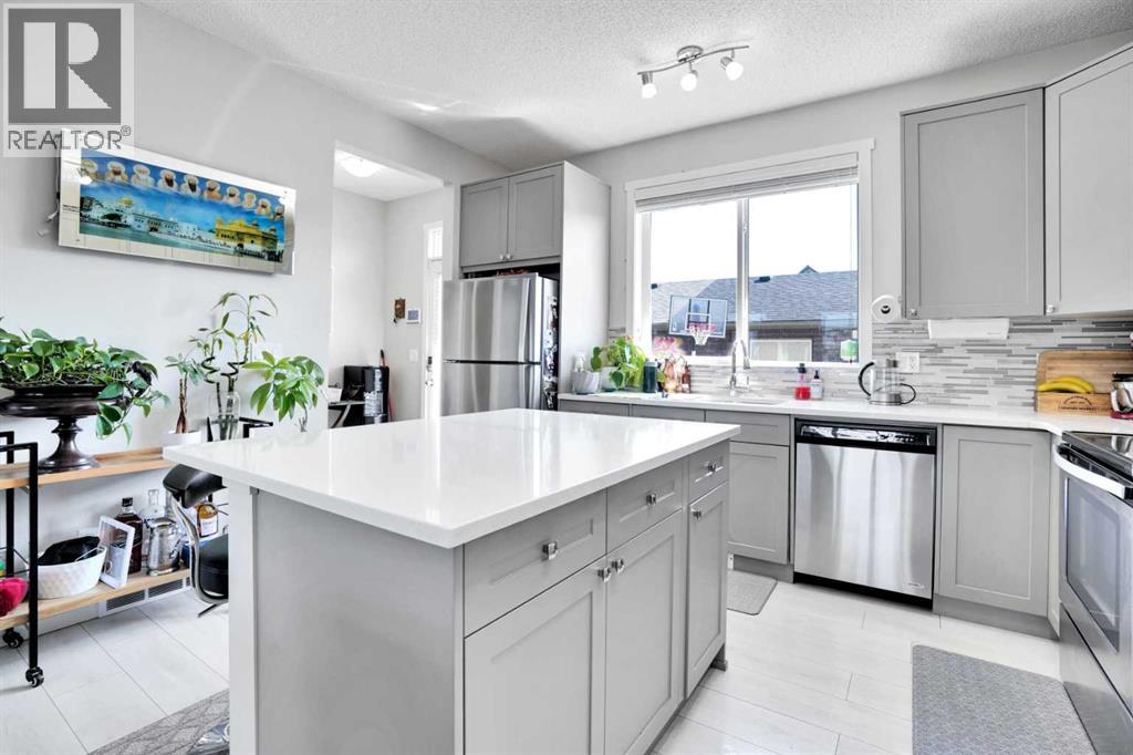 215 Savanna Parade NE, Calgary, Alberta  T3J 0W1 - Photo 19 - A2346778
