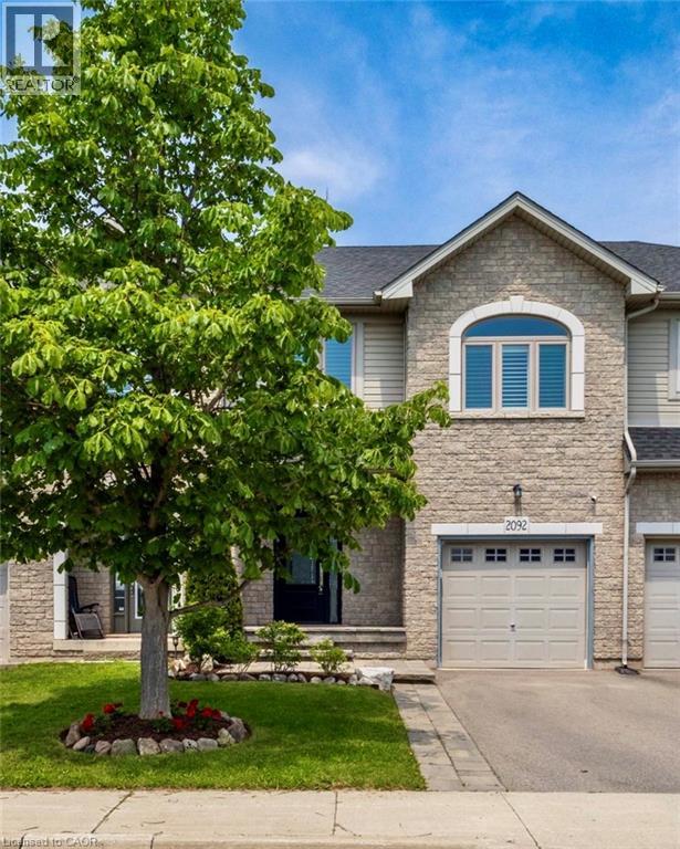 2092 English Crescent, Burlington, Ontario  L7L 7B3 - Photo 3 - 40863900