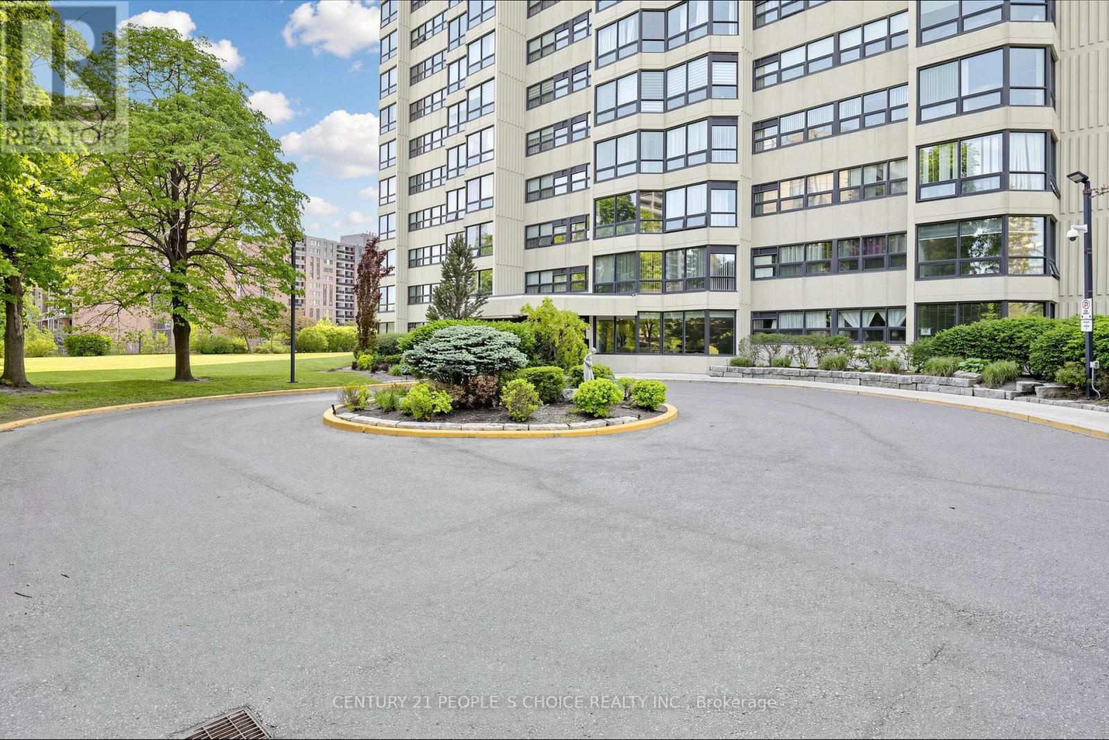 2207 - 8 Lisa Street, Brampton, Ontario  L6T 4S6 - Photo 3 - W13514328