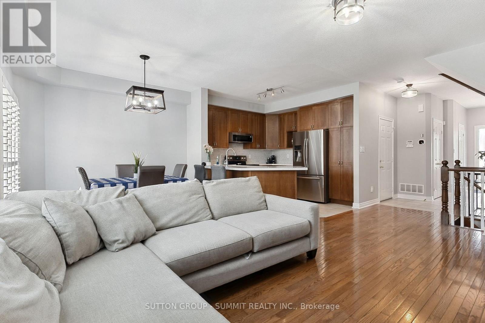 2092 English Crescent, Burlington, Ontario  L7L 7B3 - Photo 11 - W13809200