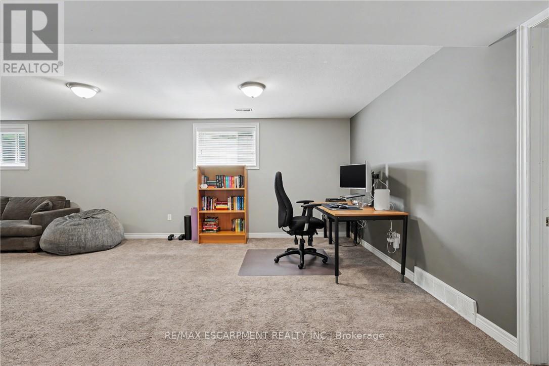 12 Silverwood Avenue, Welland, Ontario  L3C 0B7 - Photo 27 - X13809608