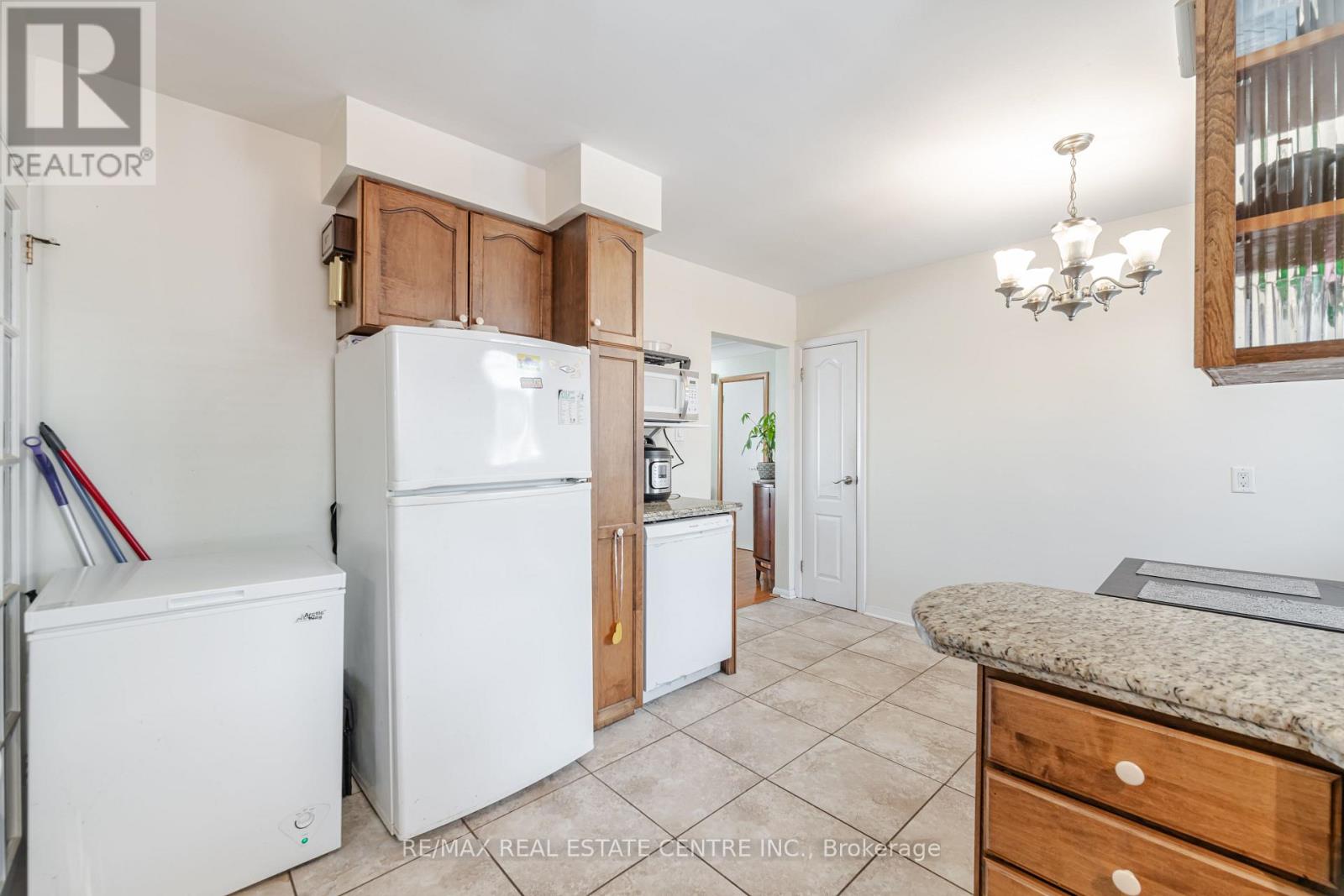 524 East 16th Street, Hamilton, Ontario  L9A 4L1 - Photo 16 - X13809658
