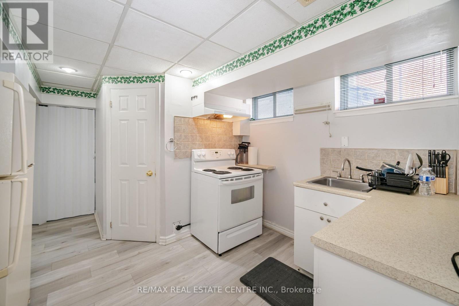 524 East 16th Street, Hamilton, Ontario  L9A 4L1 - Photo 25 - X13809658