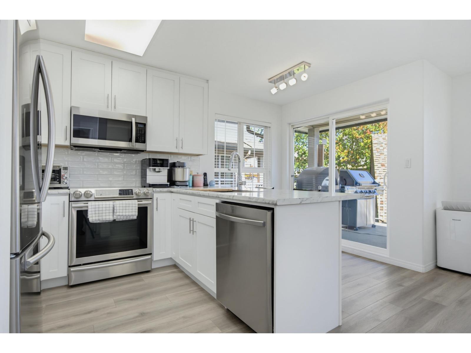 18636 65 Avenue, Surrey, British Columbia  V3S 8Z9 - Photo 9 - R3166042