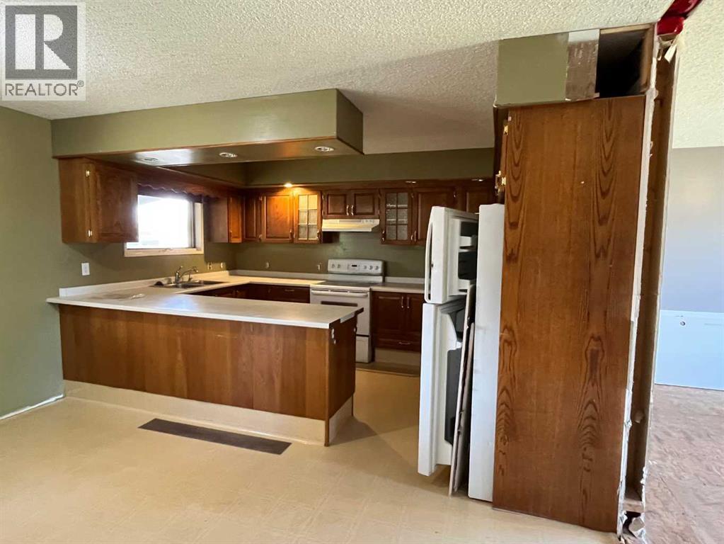 310e 300  N, Raymond, Alberta  T0K 2S0 - Photo 4 - A2346635