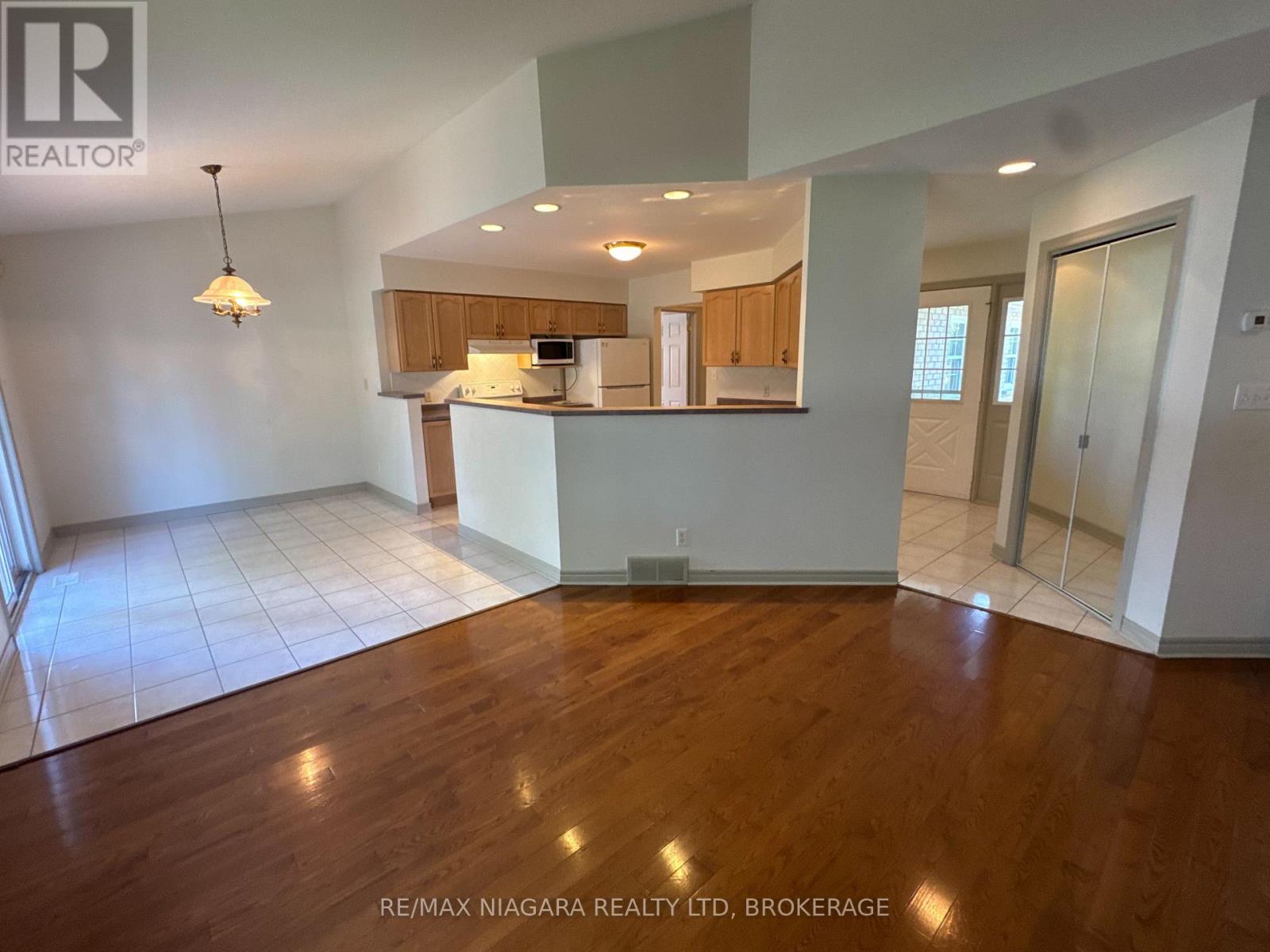 72 RIDGE ROAD S photo 8