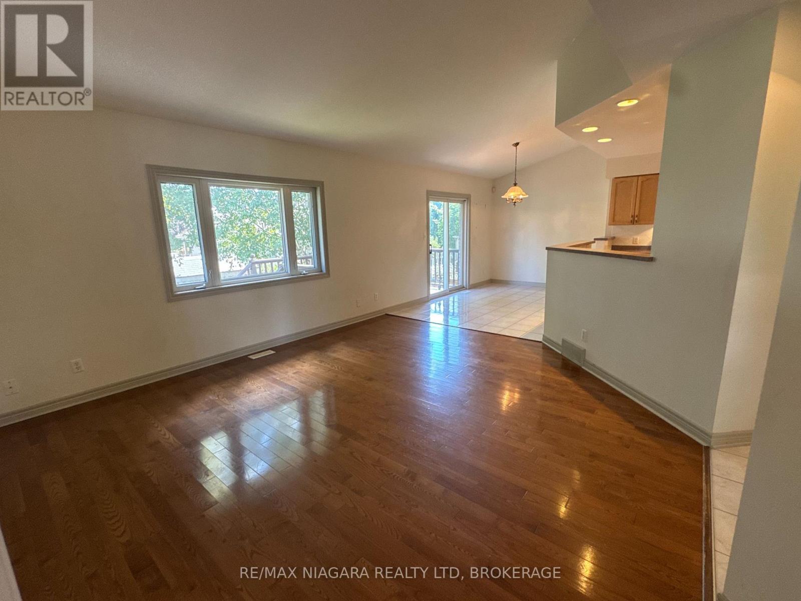 72 RIDGE ROAD S photo 9