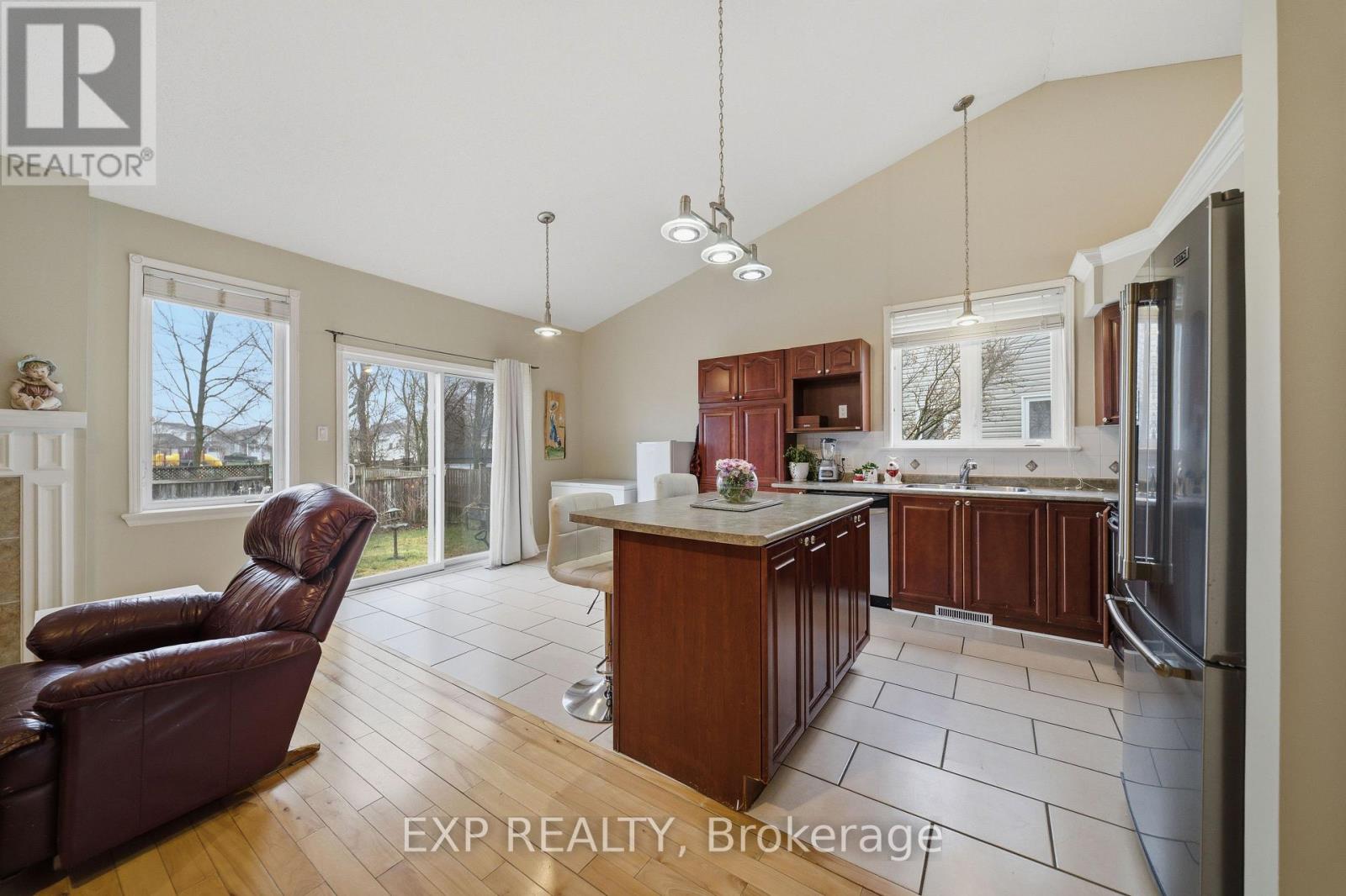 80 La Prairie Street, Russell, Ontario K0A 1W0 - Photo 11 - X13809774