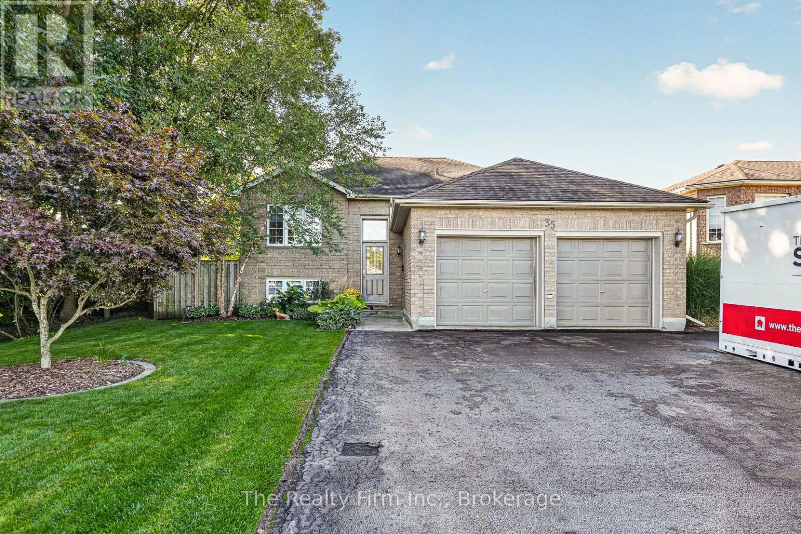 35 Beech Boulevard, Tillsonburg, Ontario  N4G 5R8 - Photo 2 - X13809826