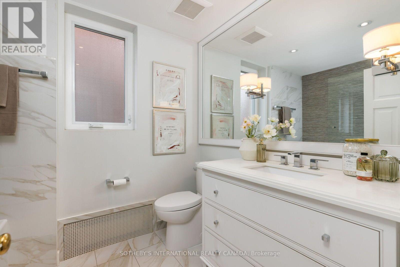 126 Hilton Avenue, Toronto, Ontario  M5R 3E7 - Photo 19 - C13809442