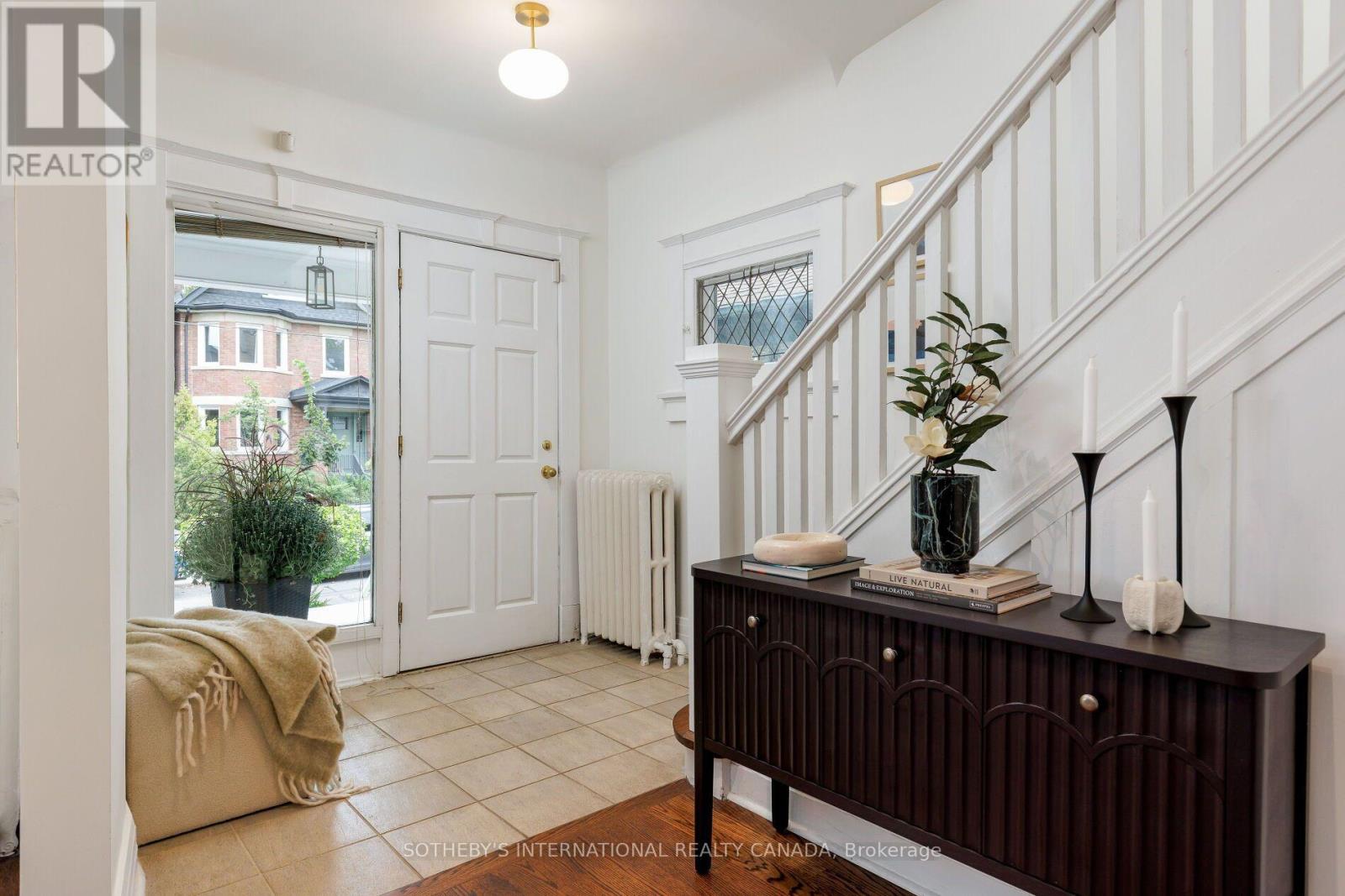126 Hilton Avenue, Toronto, Ontario  M5R 3E7 - Photo 3 - C13809442