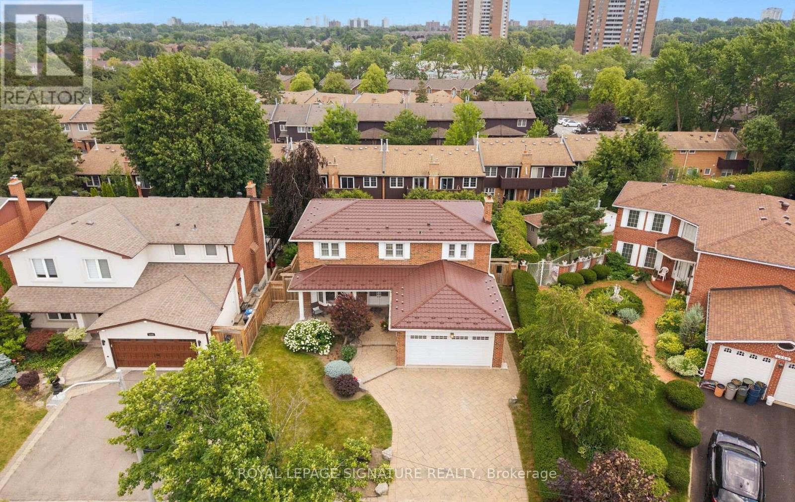1892 Beechknoll Avenue, Mississauga, Ontario  L4W 2G3 - Photo 1 - W13753086