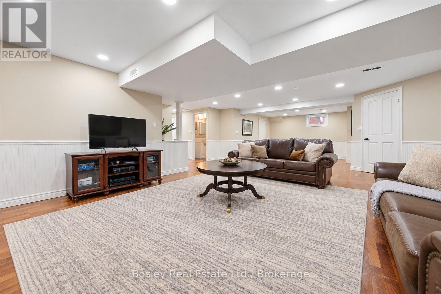 1217 Sugar Maple Court, Mississauga, Ontario L4W 4P6 - Photo 38 - W13809908
