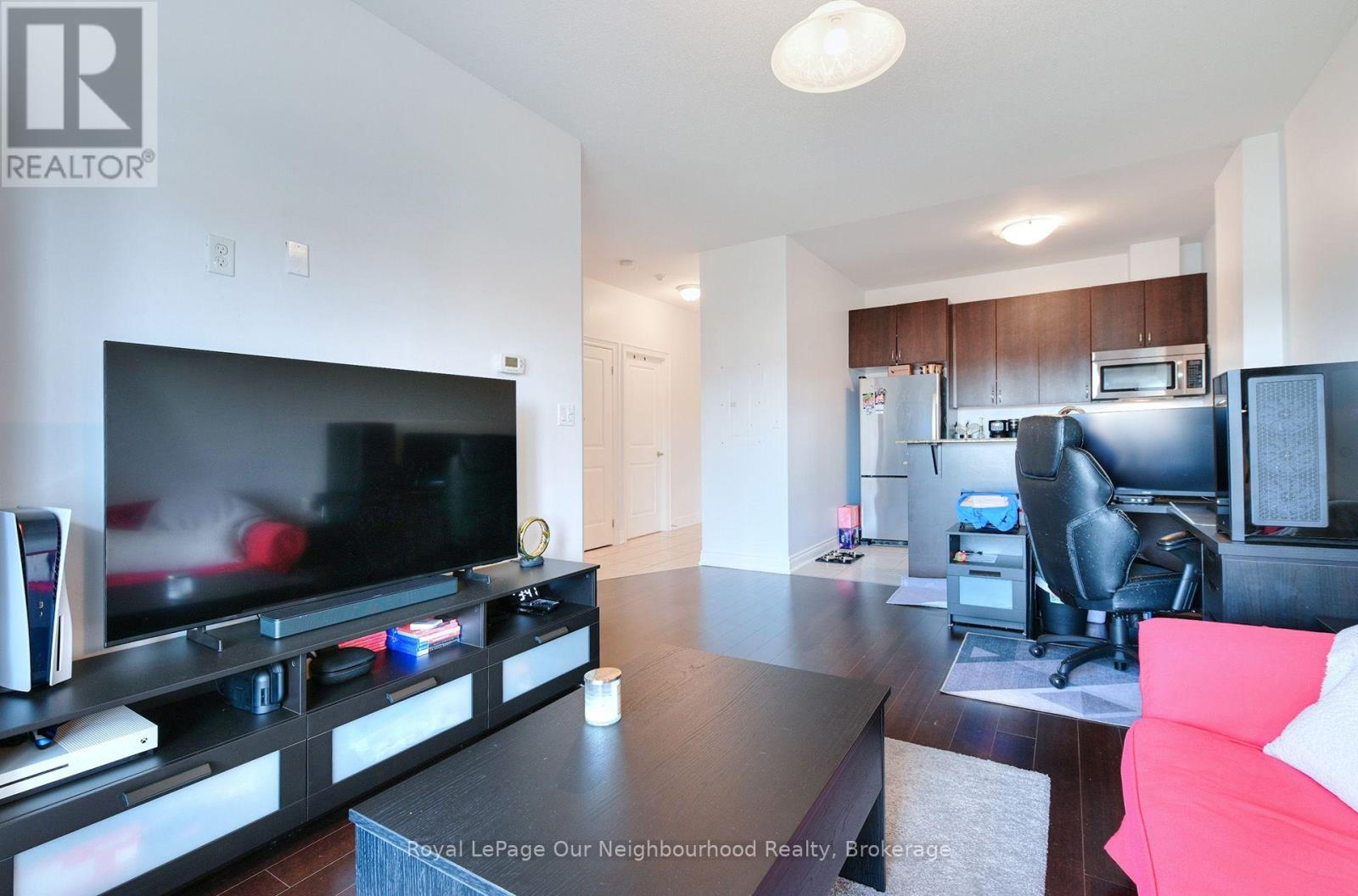 205 - 1 Sidney Lane, Clarington, Ontario L1C 0C6 - Photo 2 - E13809766