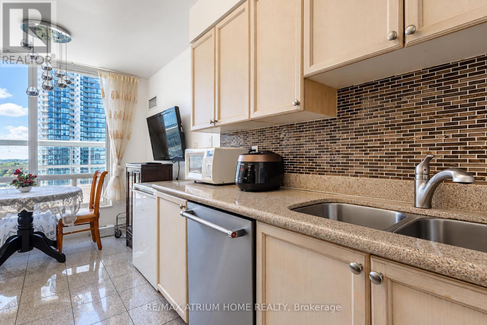 2208 - 28 Empress Avenue, Toronto, Ontario  M2N 6Z7 - Photo 9 - C13809706