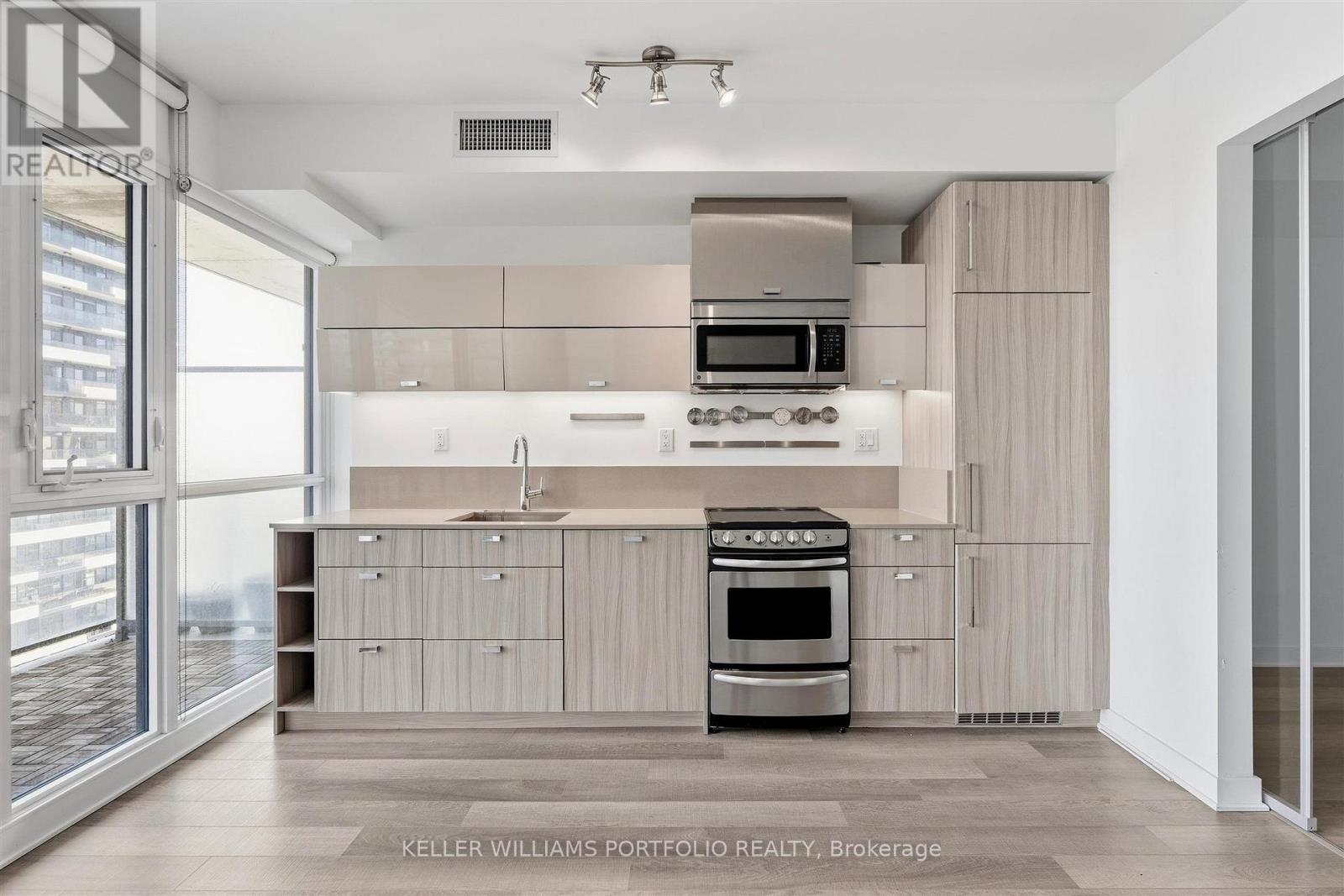 3001 - 290 Adelaide Street, Toronto, Ontario  M5V 0P3 - Photo 13 - C13809708