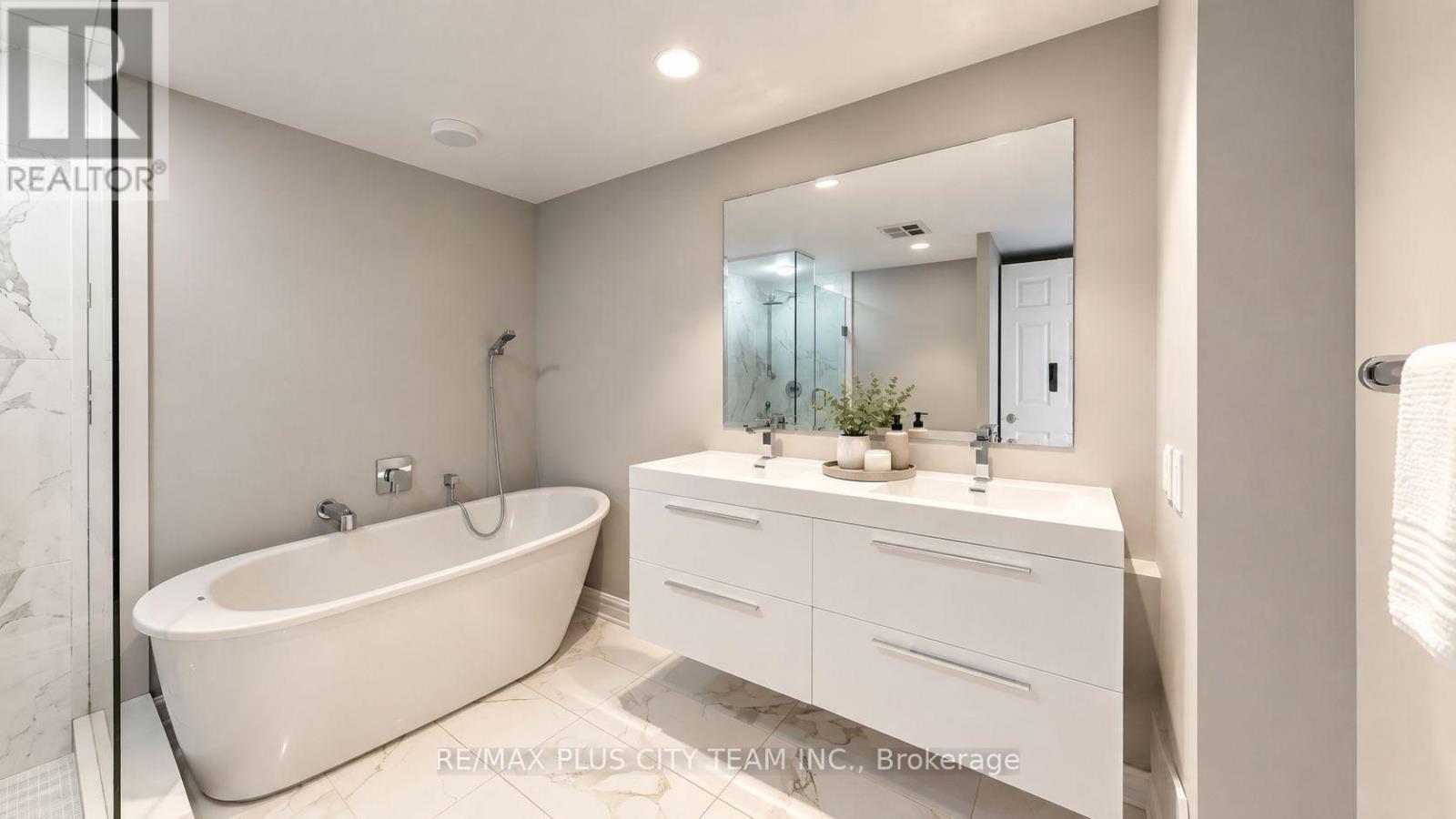 2506 - 33 University Avenue, Toronto, Ontario  M5J 2S7 - Photo 11 - C13809802