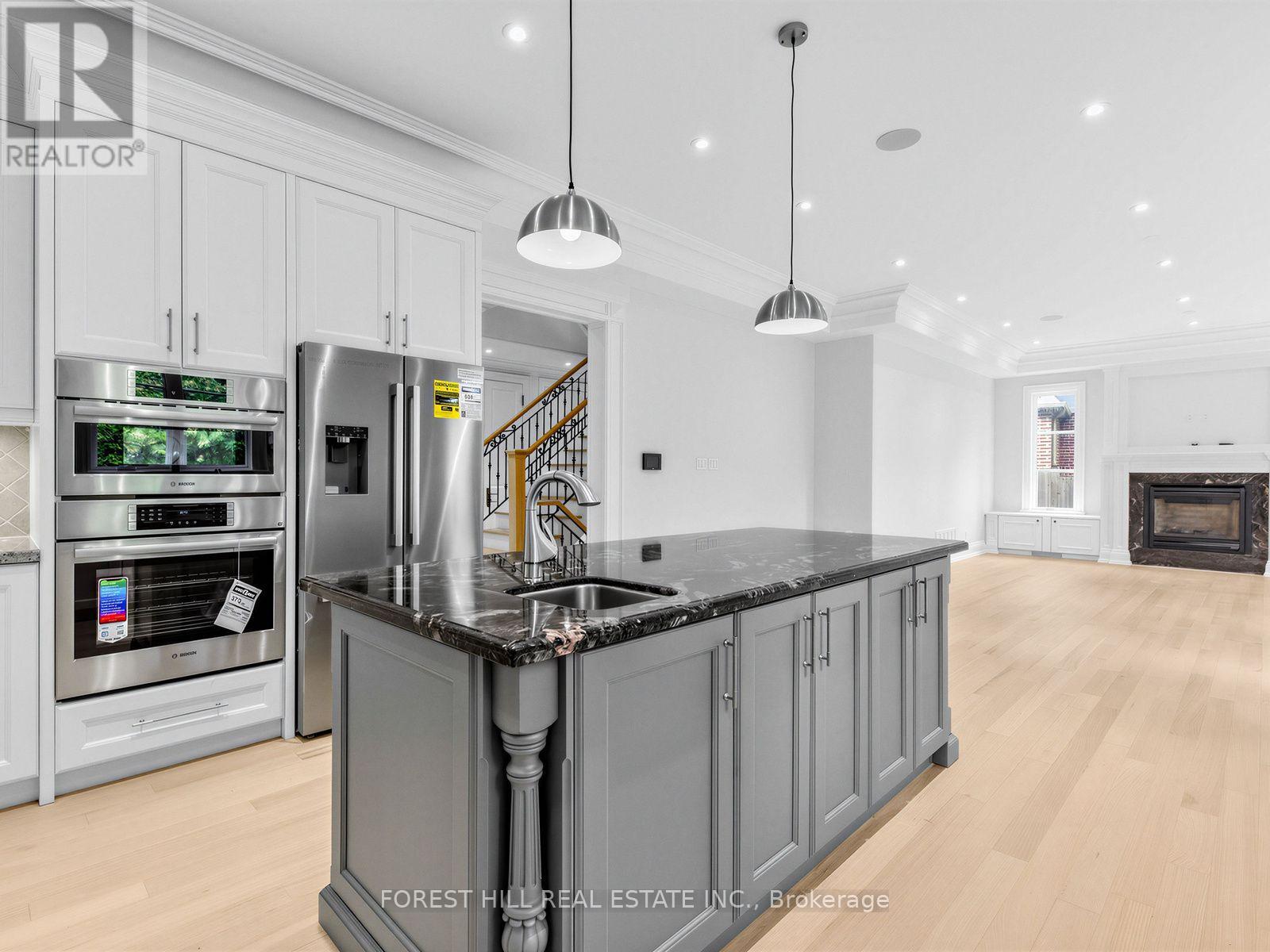 1b Carluke Crescent, Toronto, Ontario  M2L 2H7 - Photo 13 - C13809838