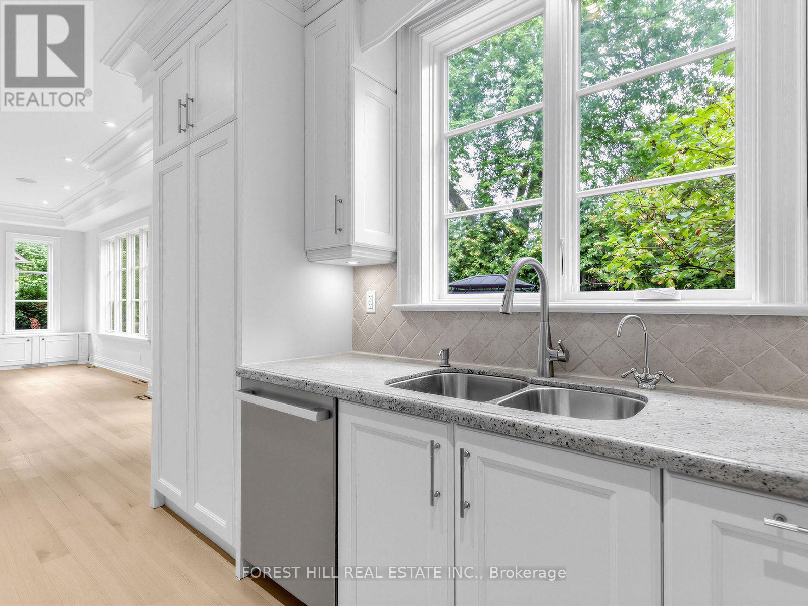1b Carluke Crescent, Toronto, Ontario  M2L 2H7 - Photo 15 - C13809838