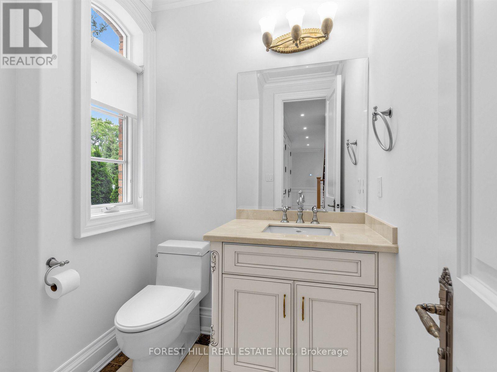 1b Carluke Crescent, Toronto, Ontario  M2L 2H7 - Photo 18 - C13809838
