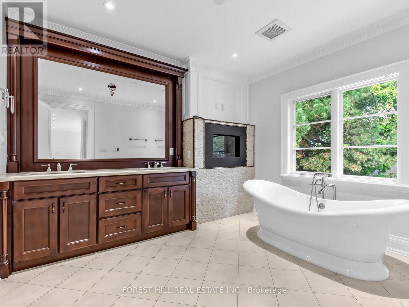 1b Carluke Crescent, Toronto, Ontario  M2L 2H7 - Photo 25 - C13809838