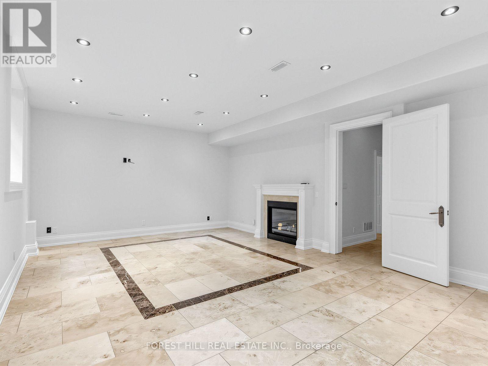 1b Carluke Crescent, Toronto, Ontario  M2L 2H7 - Photo 46 - C13809838