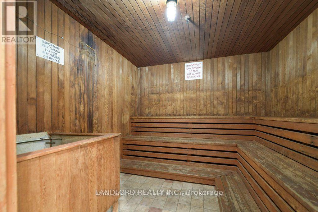1523 - 633 Bay Street, Toronto, Ontario  M5G 2G4 - Photo 17 - C13809924
