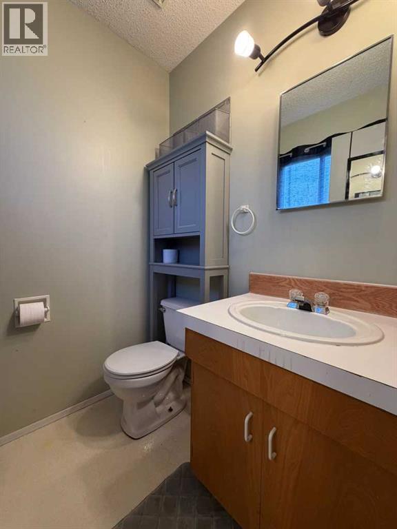 508 7 Avenue, Beaverlodge, Alberta  T0H 0C0 - Photo 27 - A2343525